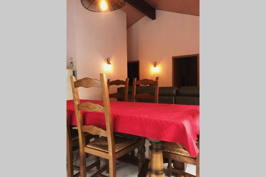 Maison Entiere Au Pied Du Plateau Du Retord 2 Chambres Sdb - Vouvray Ochiaz Exteriör bild