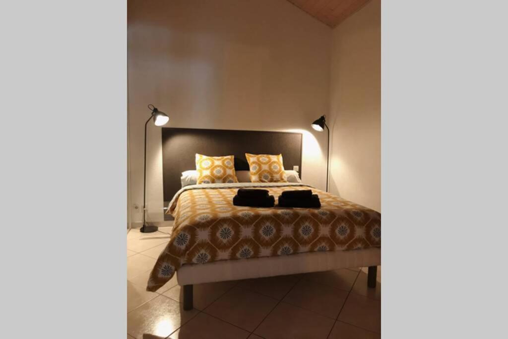 Maison Entiere Au Pied Du Plateau Du Retord 2 Chambres Sdb - Vouvray Ochiaz Exteriör bild